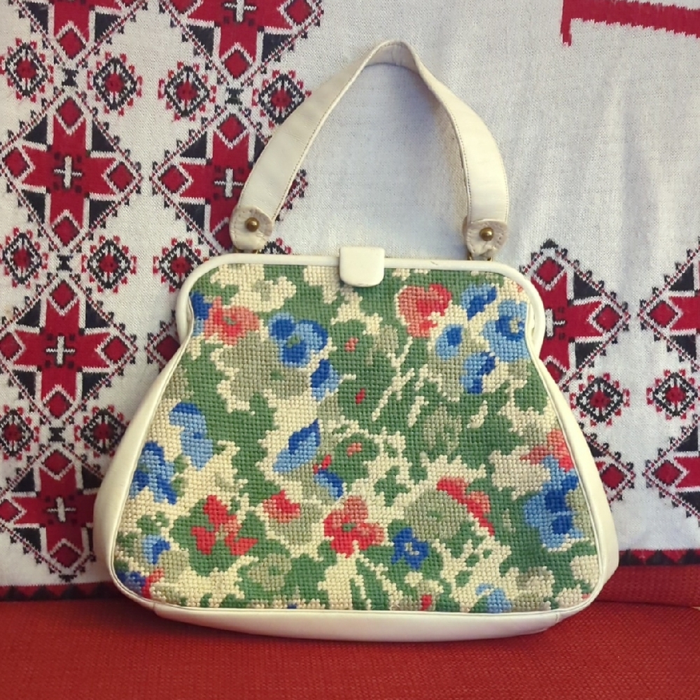 Vintage Floral Embroidered Green and White Women's Leather Handbag